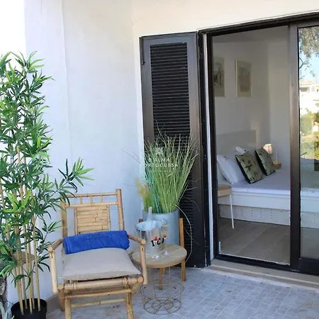 - Club By Dalma Portuguesa Apartament